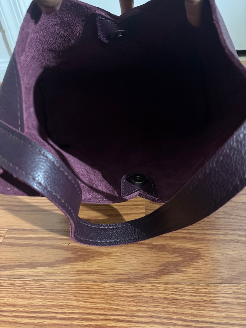 Portland Leather Goods Large Naomi Plum Crossbody Shoulder Bag - Picture 3 of 5